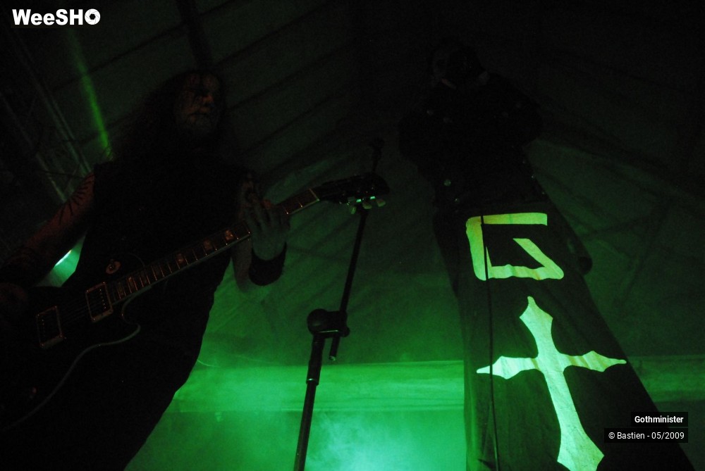 25/28 photos du spectacle Gothminister