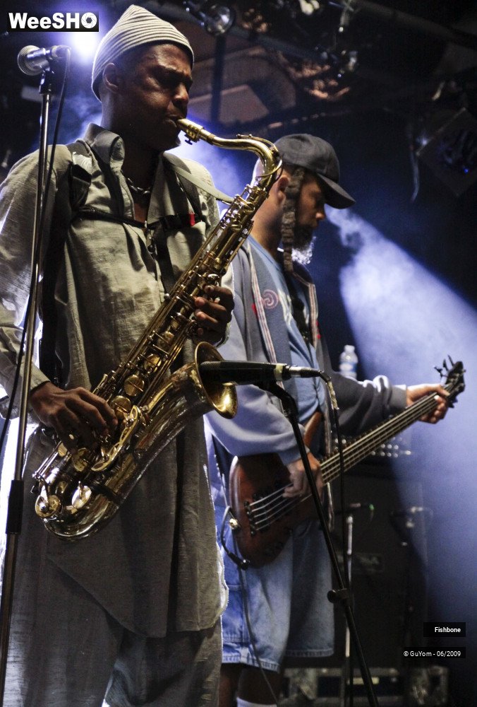 7/51 photos du spectacle Fishbone Balance