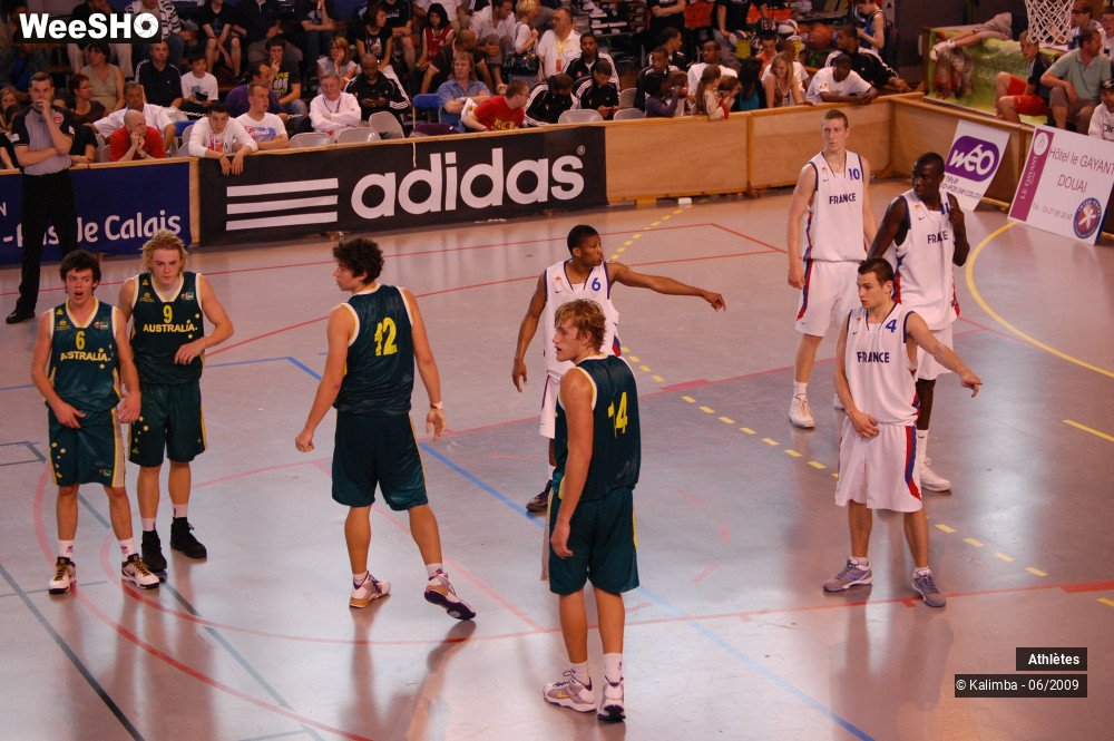 42/43 photos du spectacle Mondial Junior de Basket