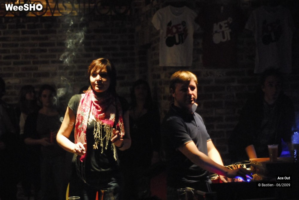 22/30 photos du spectacle Ace Out