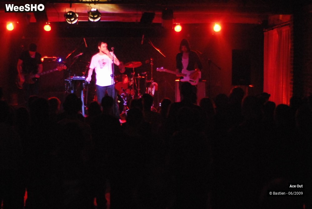 24/30 photos du spectacle Ace Out