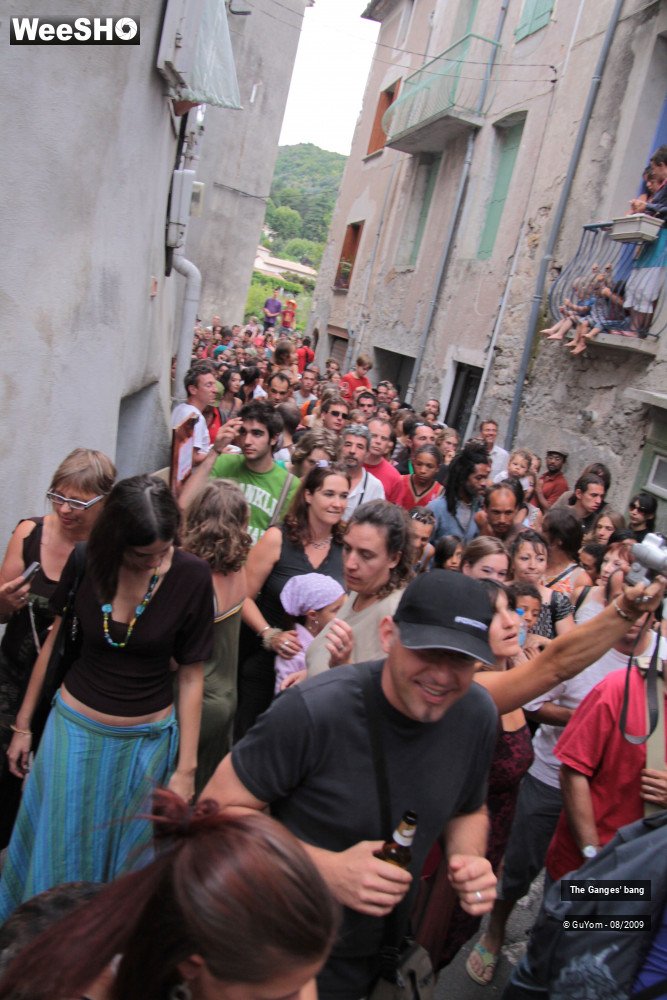 6/39 photos du spectacle The Ganges' Bang