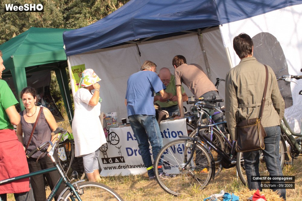 26/36 photos du spectacle Blue Days Les Stands
