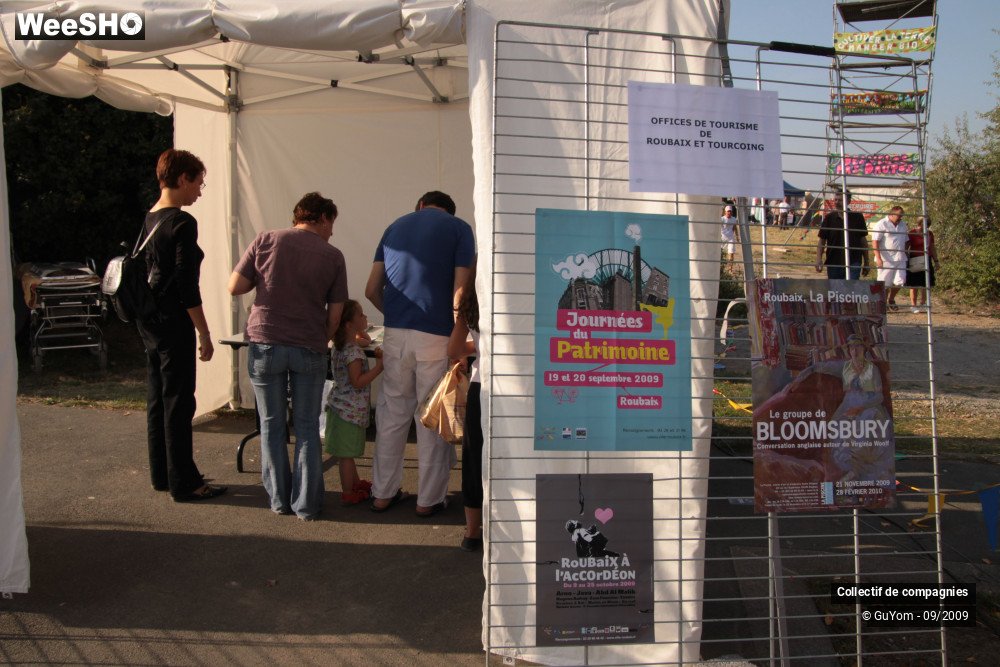 30/36 photos du spectacle Blue Days Les Stands
