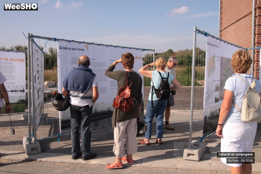 31/36 photos du spectacle Blue Days Les Stands