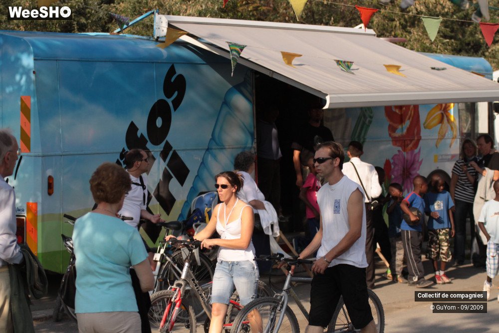 34/36 photos du spectacle Blue Days Les Stands