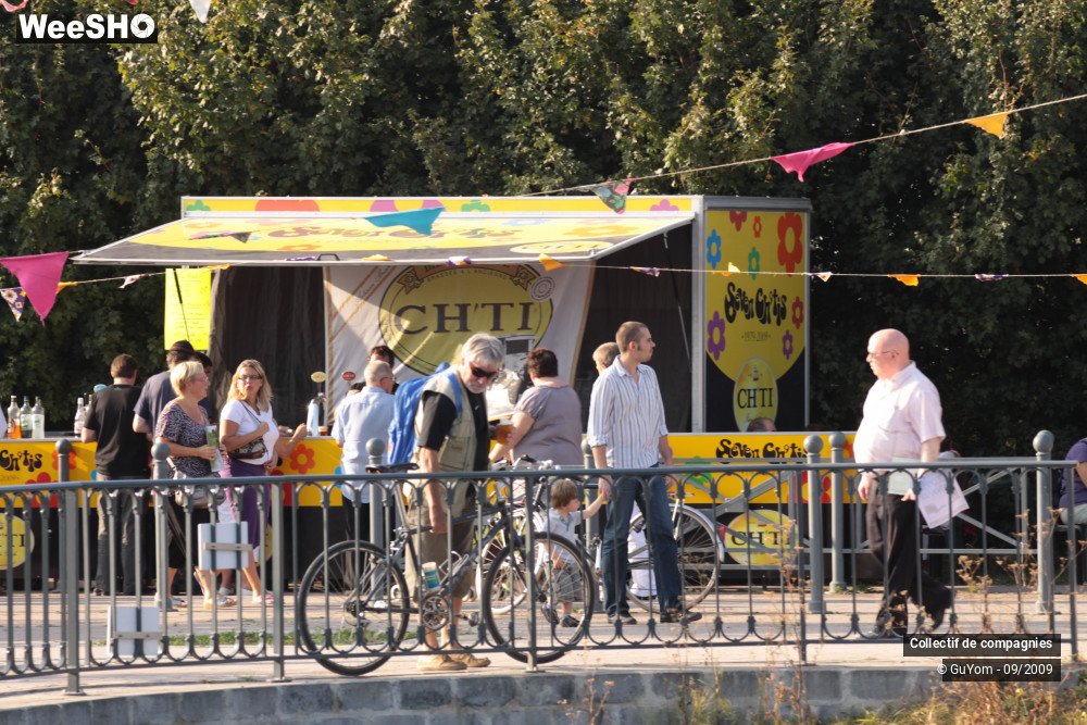 35/36 photos du spectacle Blue Days Les Stands