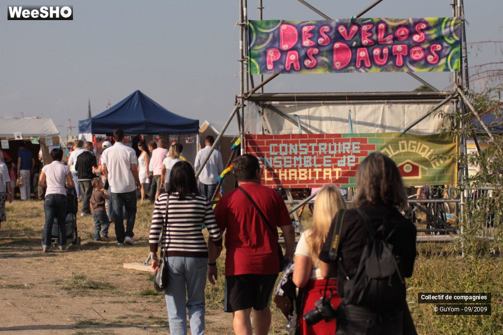 36/36 photos du spectacle Blue Days Les Stands