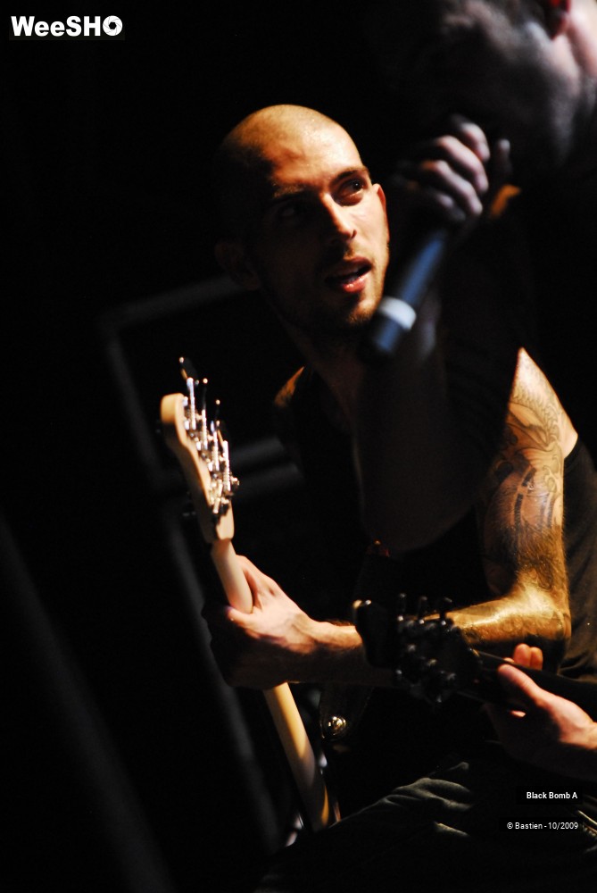 3/48 photos du spectacle Black Bomb A