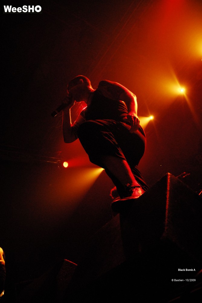 5/48 photos du spectacle Black Bomb A