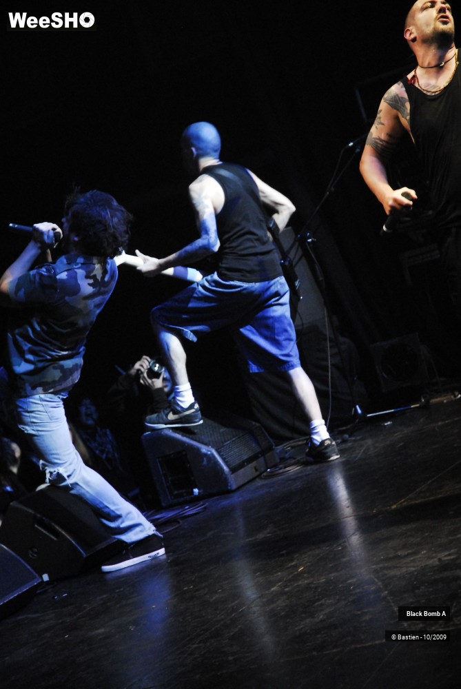 7/48 photos du spectacle Black Bomb A