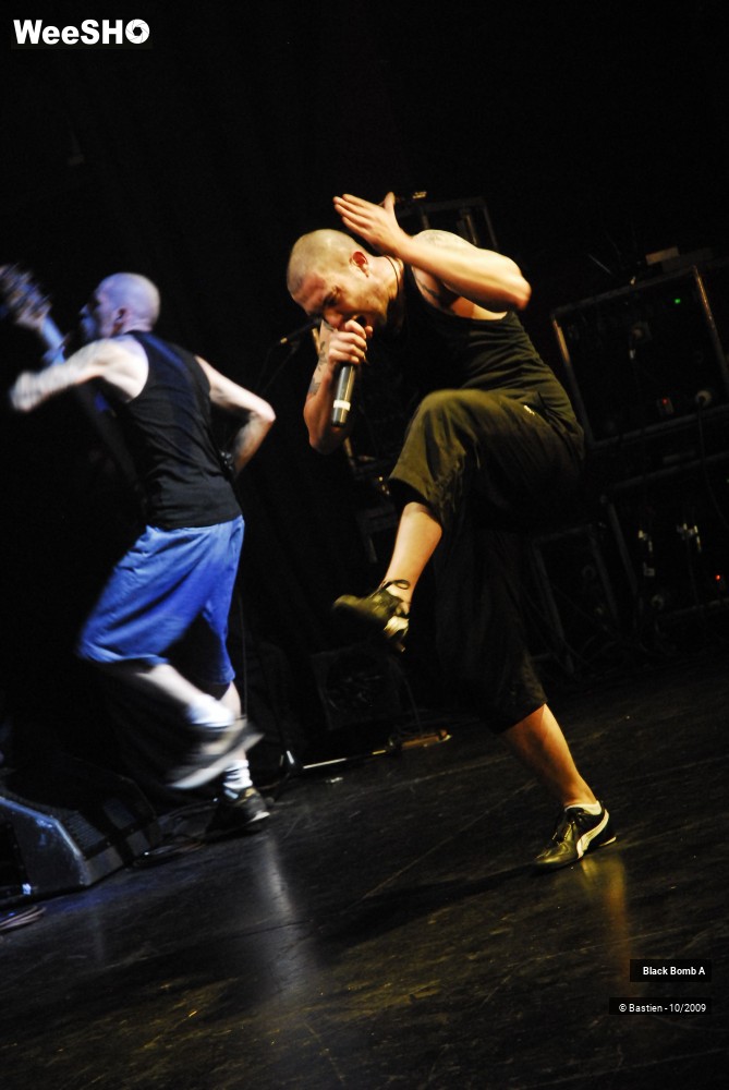 10/48 photos du spectacle Black Bomb A