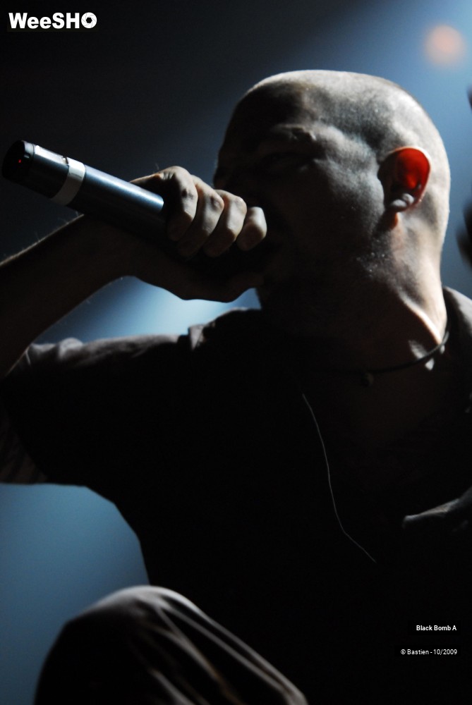 12/48 photos du spectacle Black Bomb A