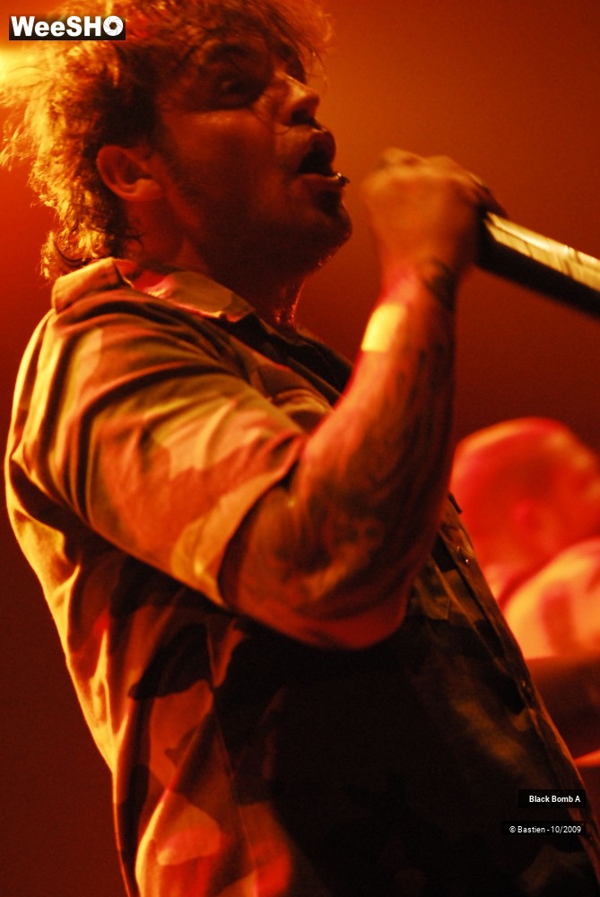 13/48 photos du spectacle Black Bomb A