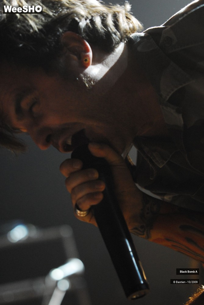 14/48 photos du spectacle Black Bomb A