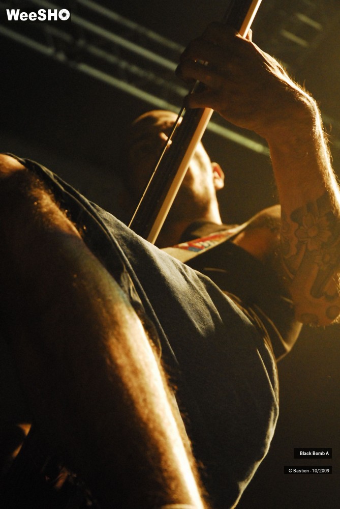 16/48 photos du spectacle Black Bomb A