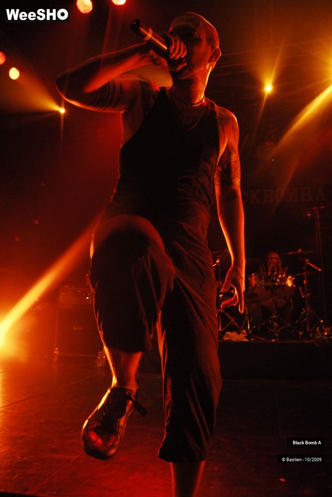 18/48 photos du spectacle Black Bomb A