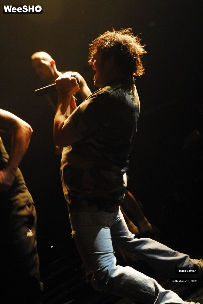 23/48 photos du spectacle Black Bomb A