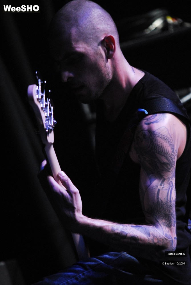 27/48 photos du spectacle Black Bomb A