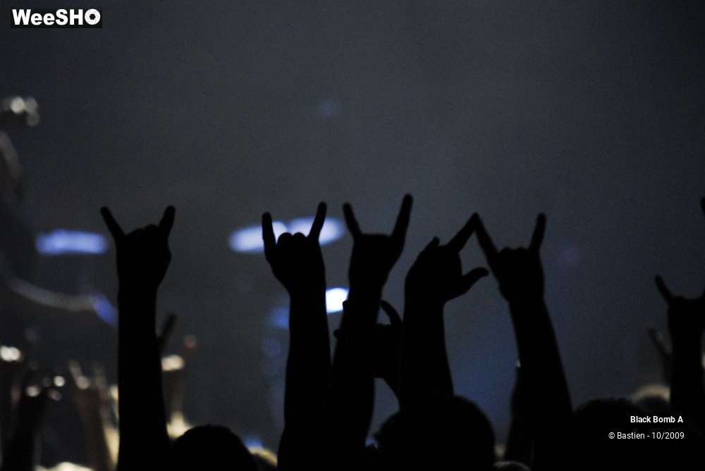 33/48 photos du spectacle Black Bomb A