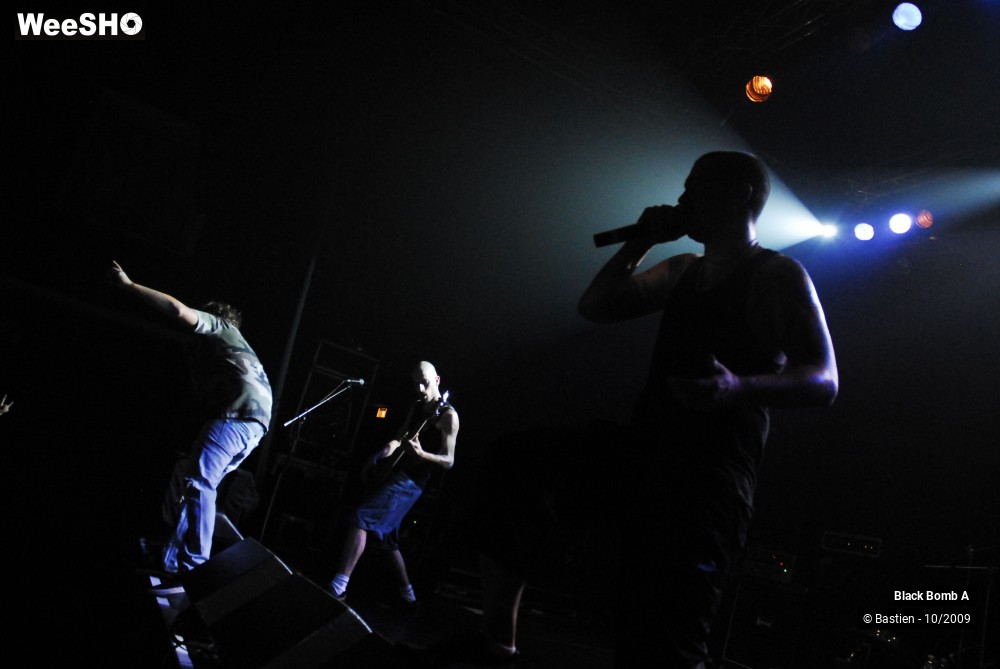 40/48 photos du spectacle Black Bomb A