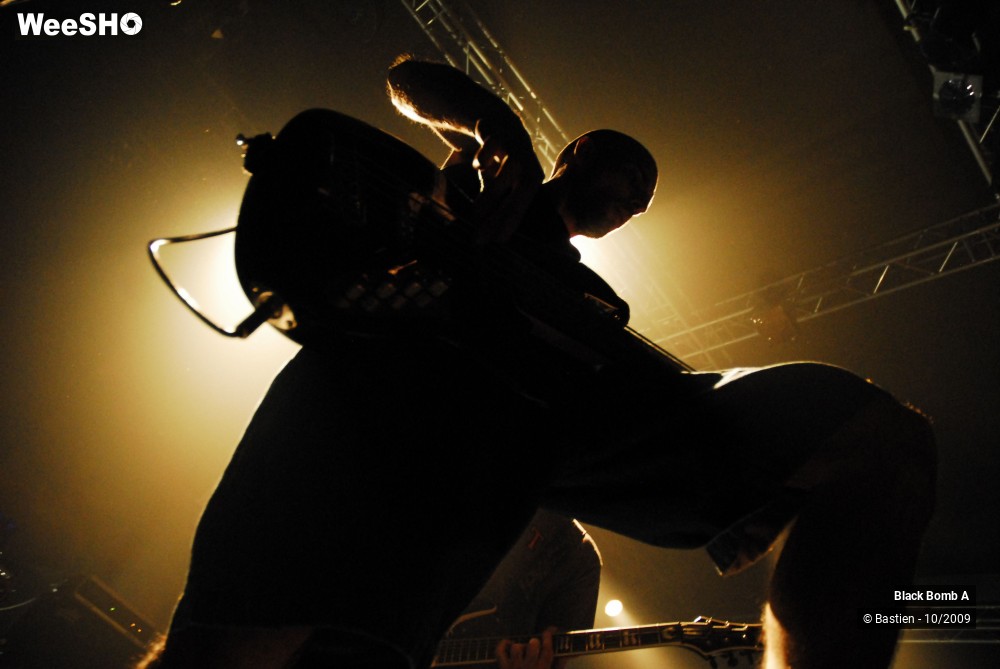 41/48 photos du spectacle Black Bomb A