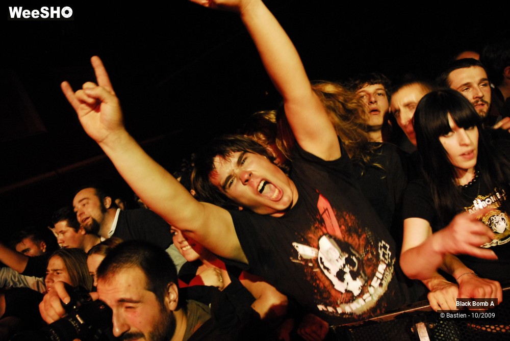 42/48 photos du spectacle Black Bomb A