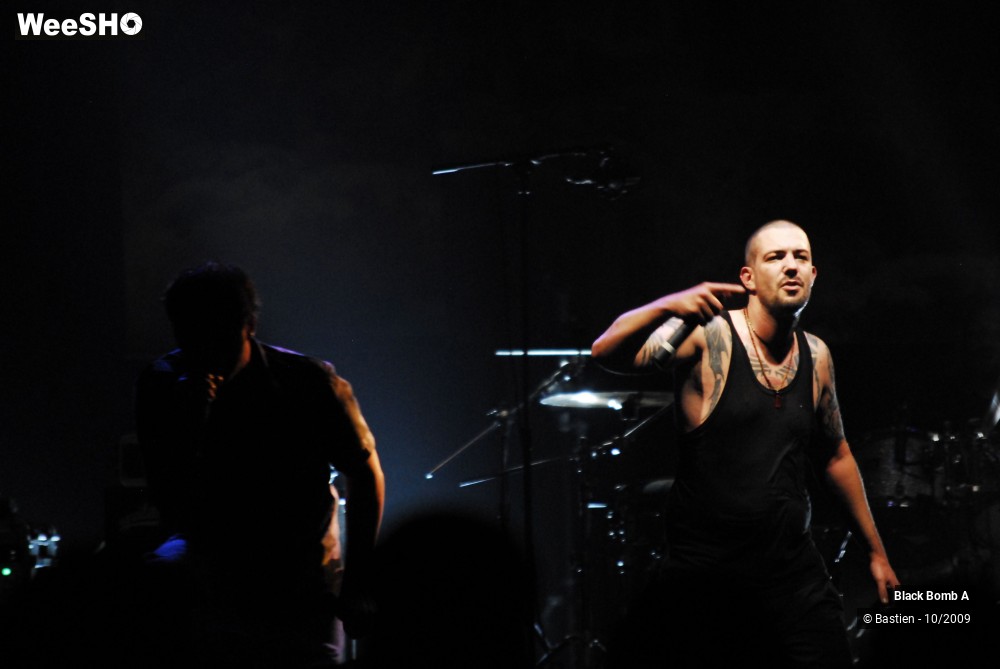 43/48 photos du spectacle Black Bomb A