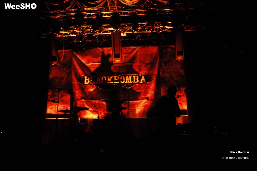 48/48 photos du spectacle Black Bomb A