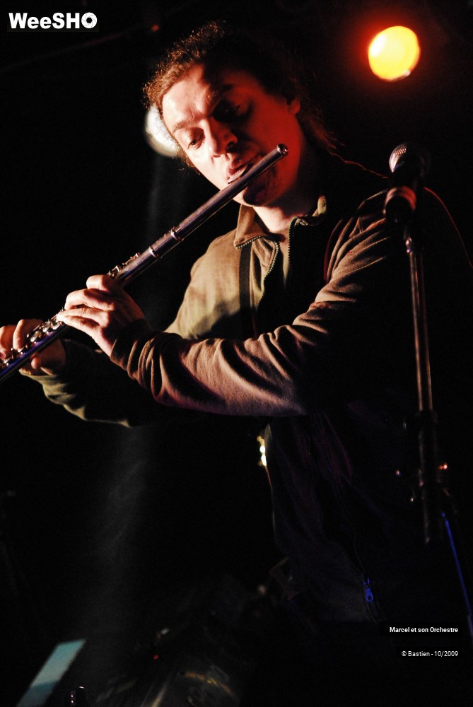 19/50 photos du spectacle Les marcels interview radio