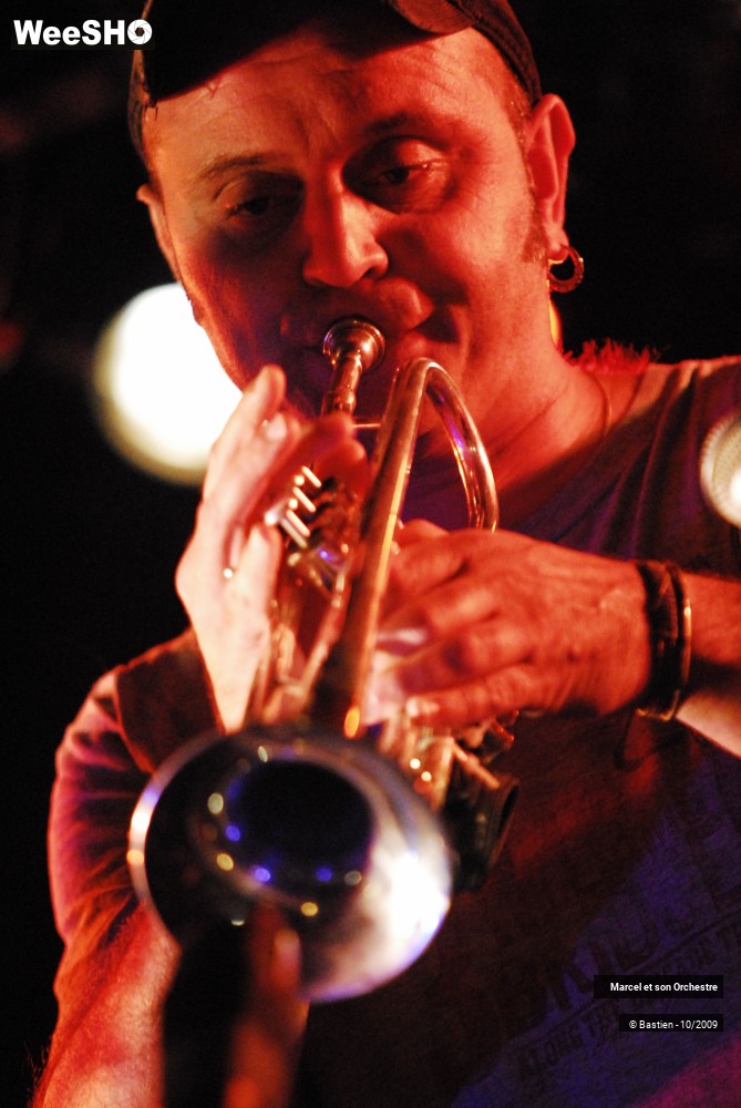 21/50 photos du spectacle Les marcels interview radio