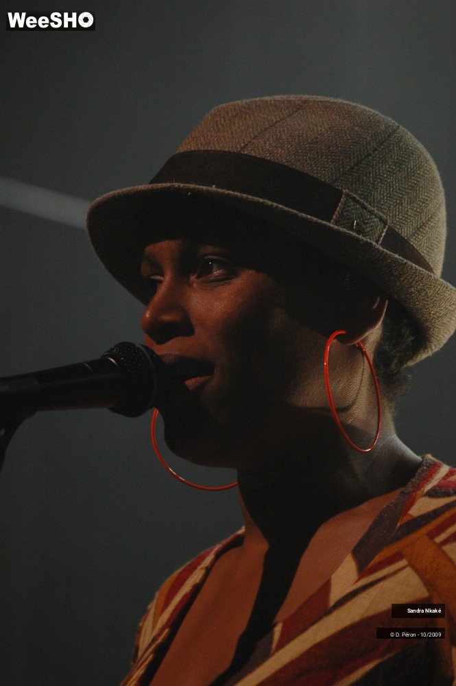 1/23 photos du spectacle Sandra Nkaké