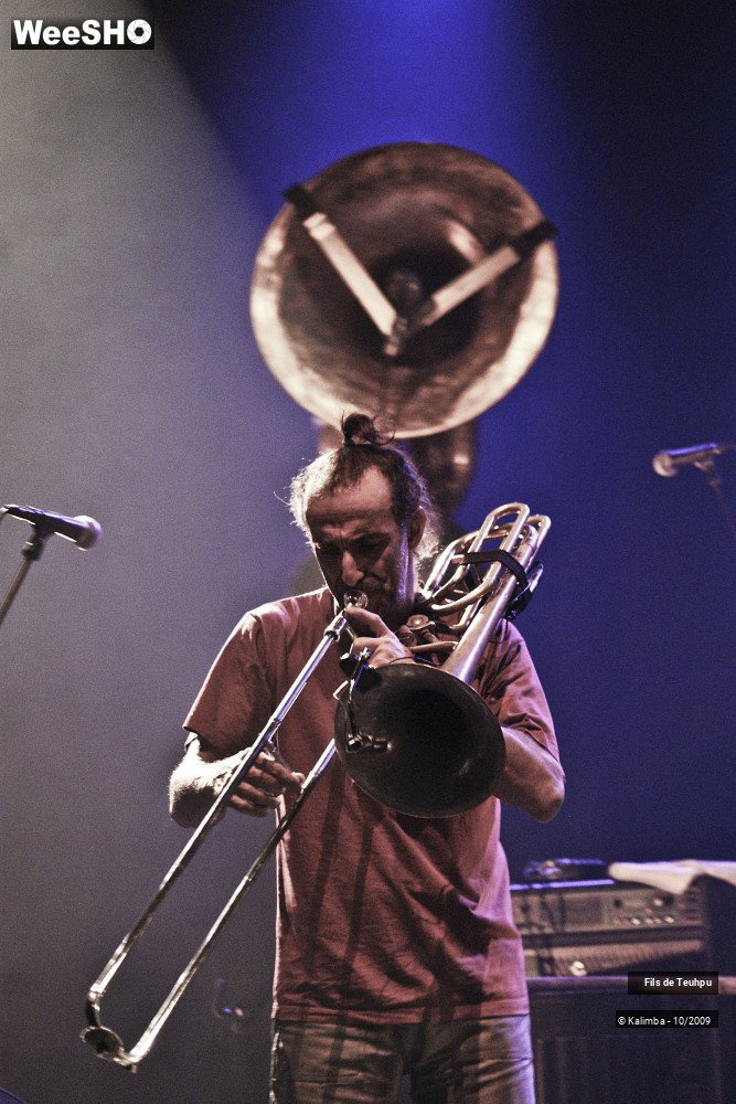 2/43 photos du spectacle Les Fils de Theupu