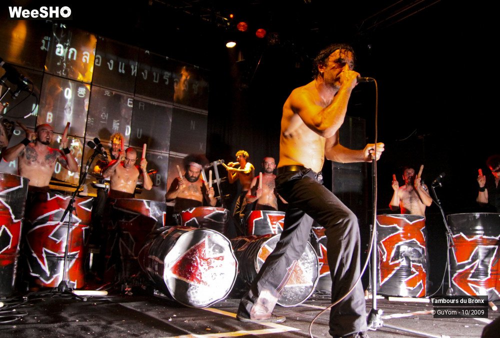 4/50 photos du spectacle Tambours du Bronx