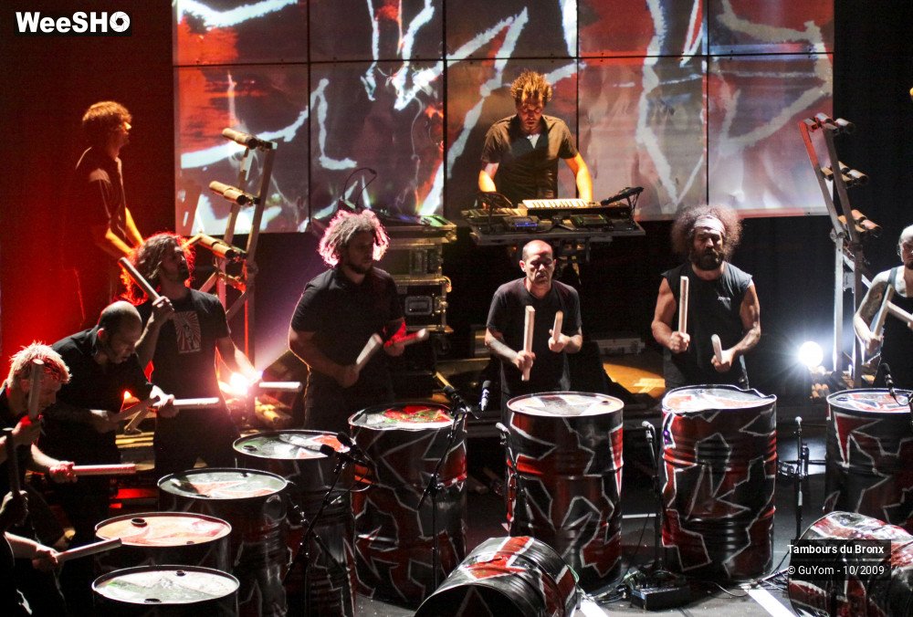 5/50 photos du spectacle Tambours du Bronx