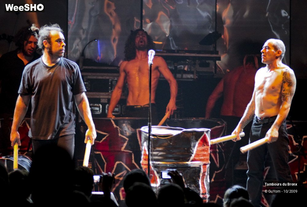 23/50 photos du spectacle Tambours du Bronx
