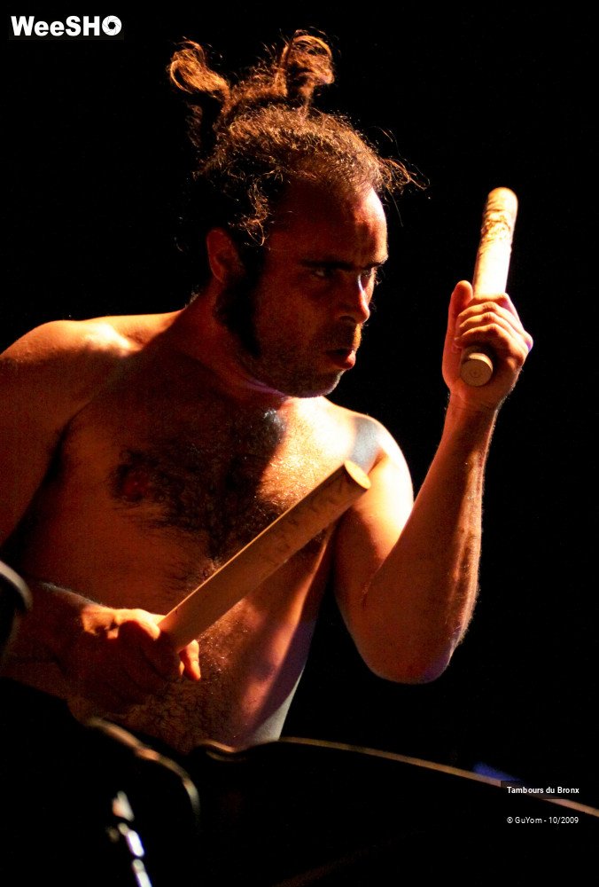 7/49 photos du spectacle Tambours du Bronx Portraits