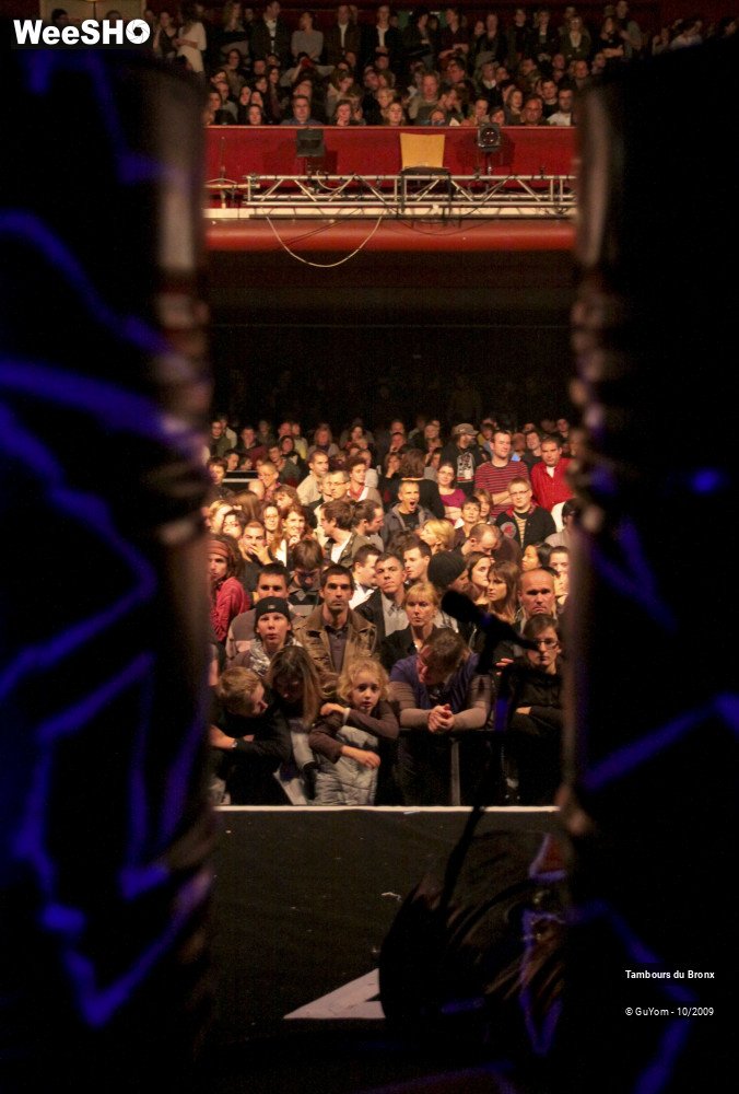 2/18 photos du spectacle Tambours du Bronx Ambiance