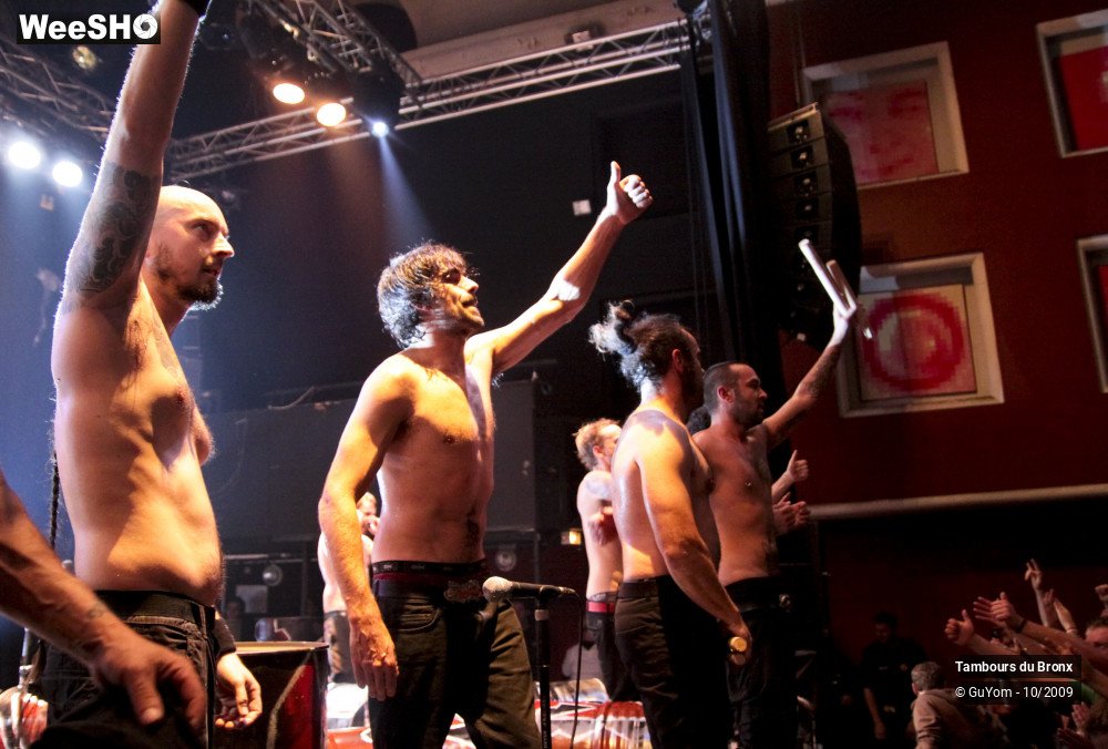 3/18 photos du spectacle Tambours du Bronx Ambiance