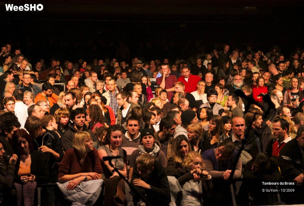 12/18 photos du spectacle Tambours du Bronx Ambiance
