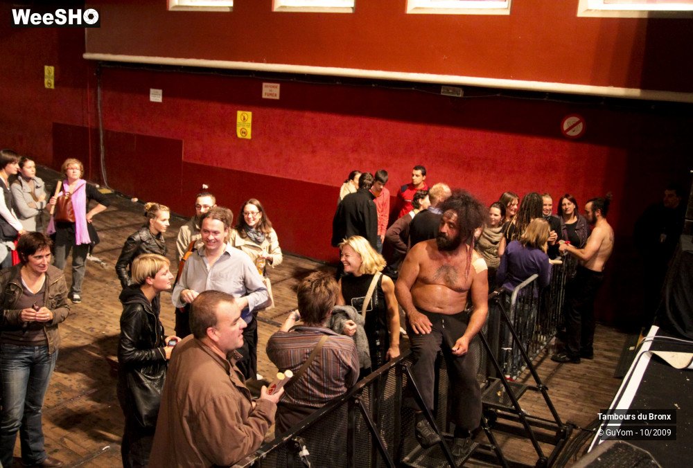 17/18 photos du spectacle Tambours du Bronx Ambiance