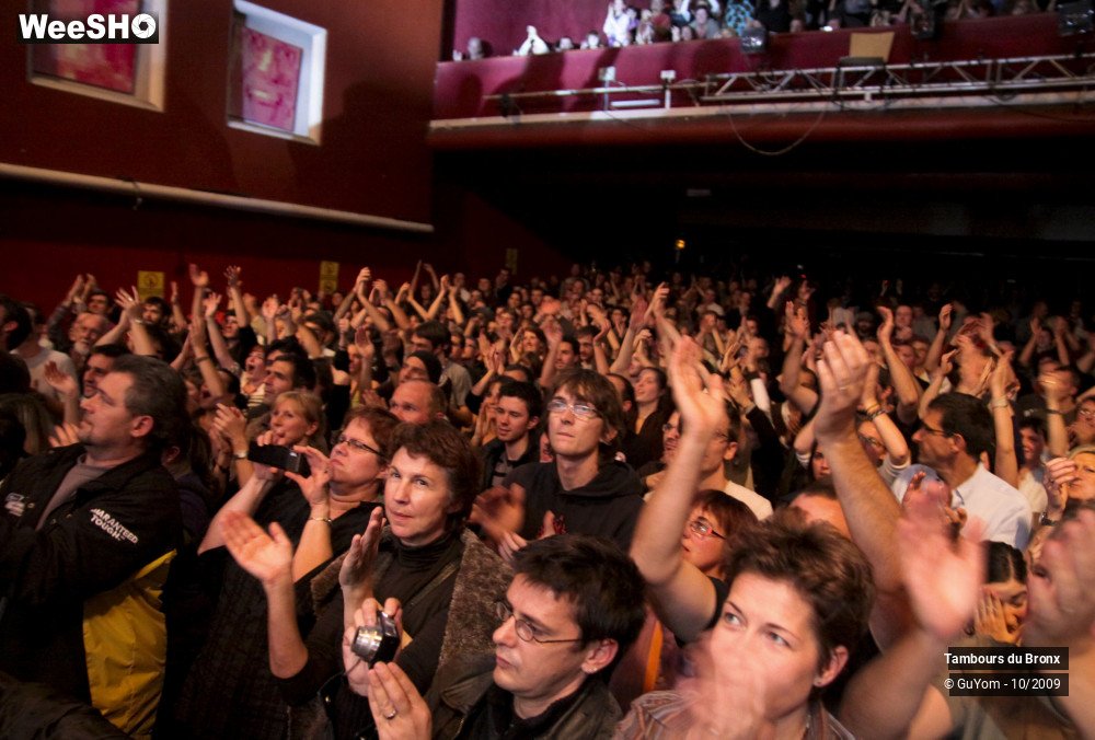 18/18 photos du spectacle Tambours du Bronx Ambiance