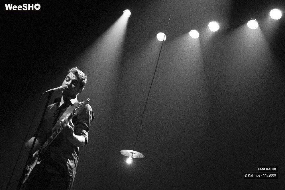 30/35 photos du spectacle Fred RADIX