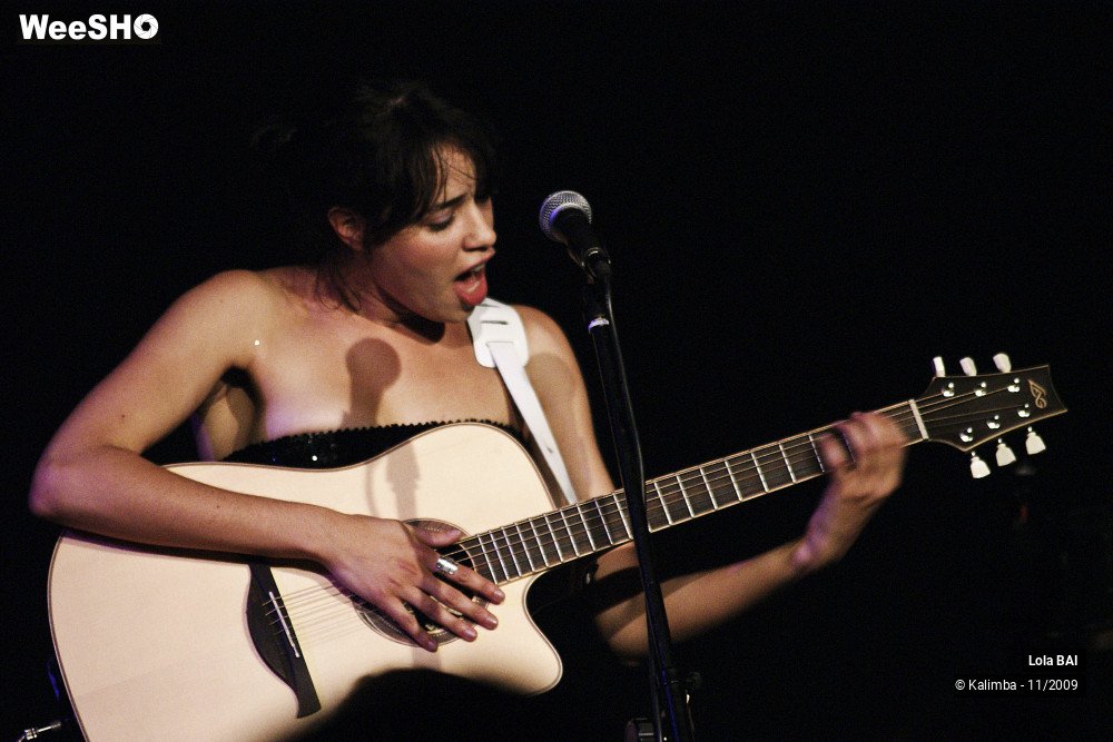 22/38 photos du spectacle Lola Baï