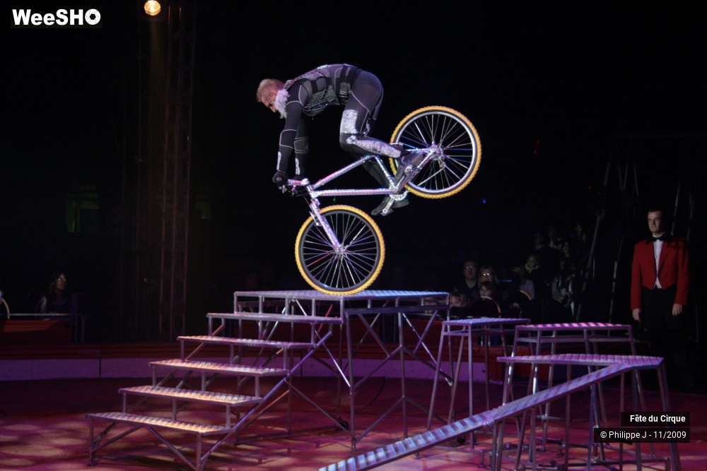 13/20 photos du spectacle Fête lilloise du cirque