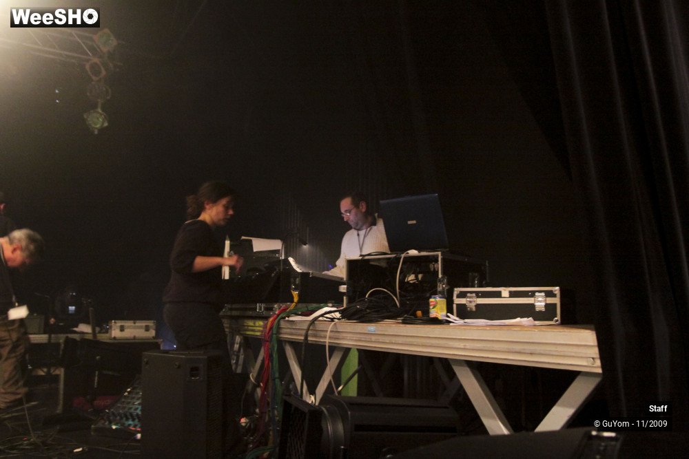20/31 photos du spectacle La Prog d'Hiver Staff
