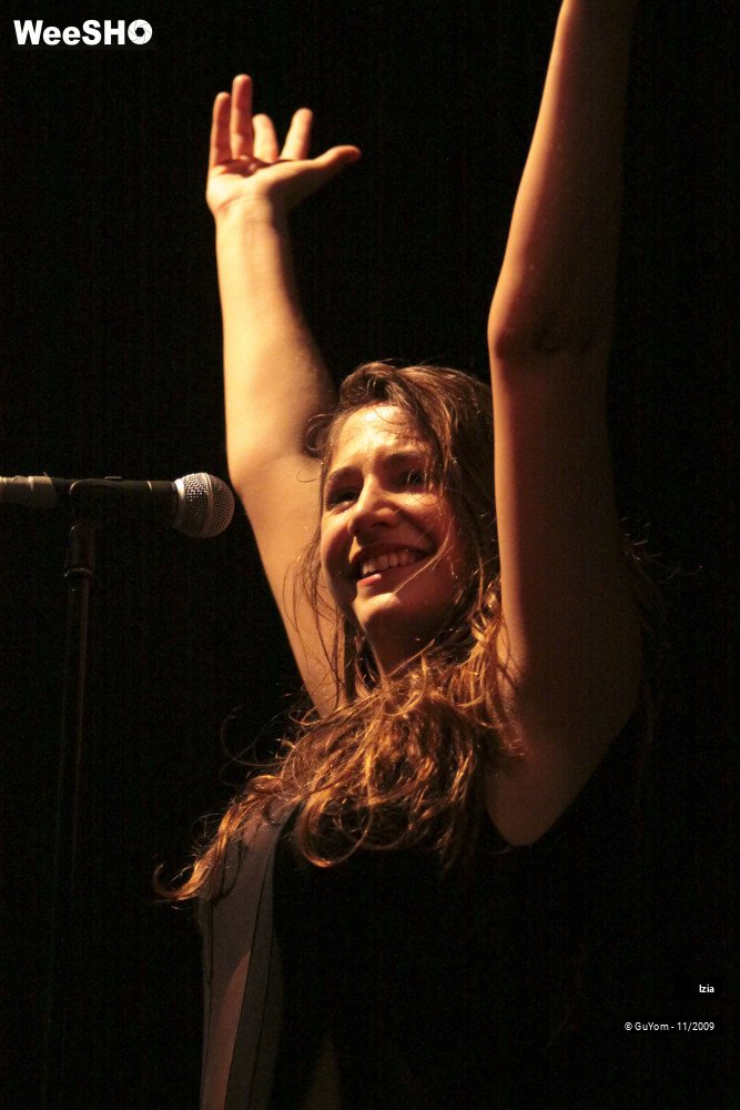 1/50 photos du spectacle Izia