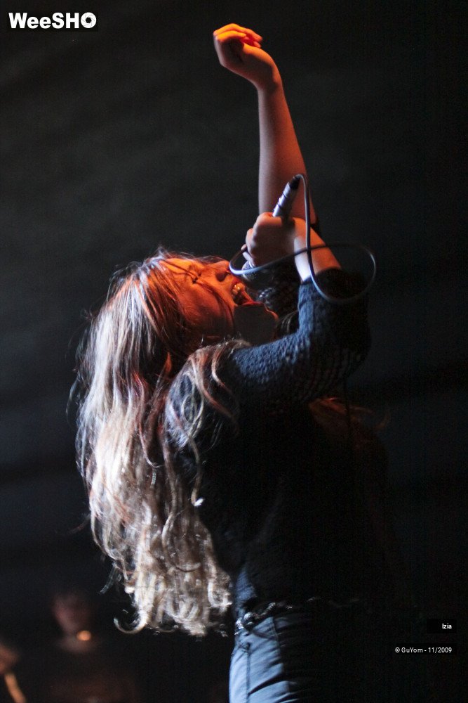 6/50 photos du spectacle Izia