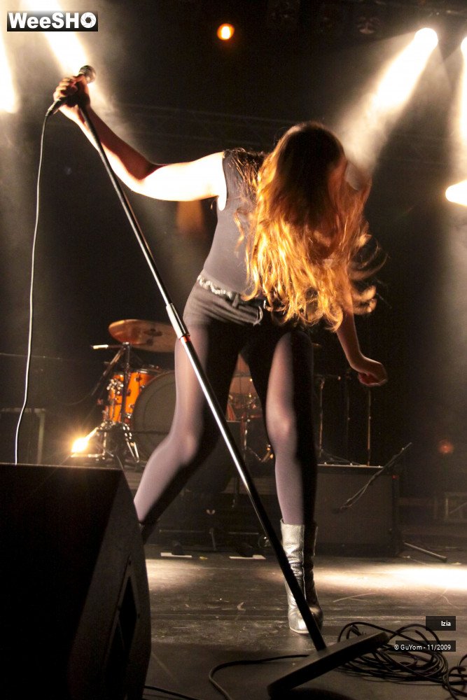 9/50 photos du spectacle Izia