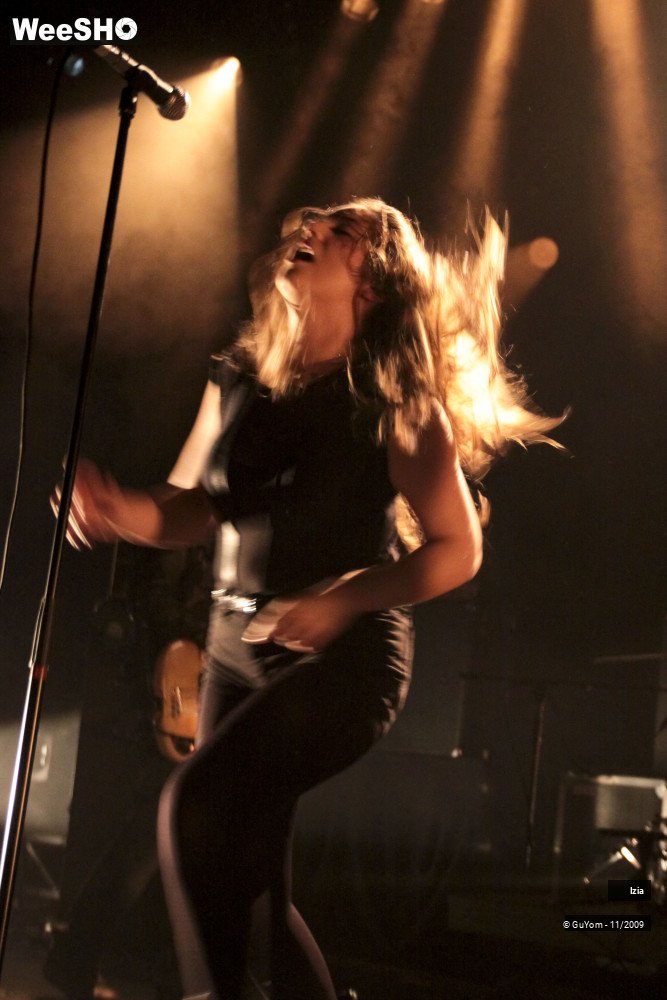 10/50 photos du spectacle Izia